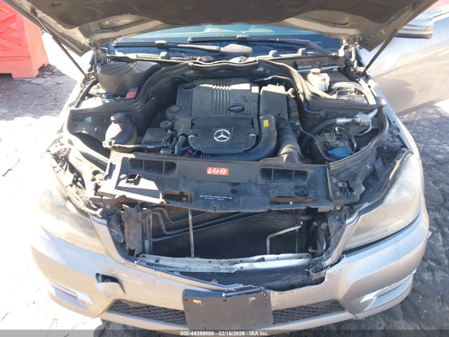 44398808 :رقم المزاد ، WDDGJ4HB5FG393993 vin ، 2015 Mercedes-benz C 250 مزاد بيع