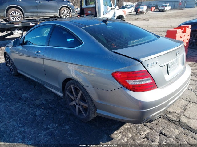 44398808 :رقم المزاد ، WDDGJ4HB5FG393993 vin ، 2015 Mercedes-benz C 250 مزاد بيع
