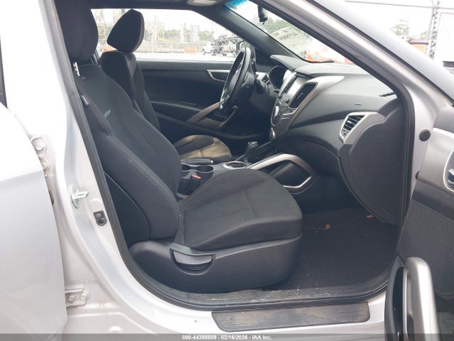 Hyundai Veloster Value Edition 2017 KMHTC6AD5HU322920 Image 5