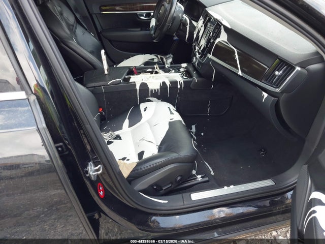 LVY982MK1JP029130 Volvo S90 T5 Momentum