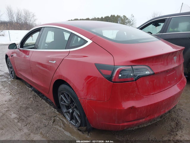2018 TESLA MODEL 3 5YJ3E1EB9JF054561 Photo 2