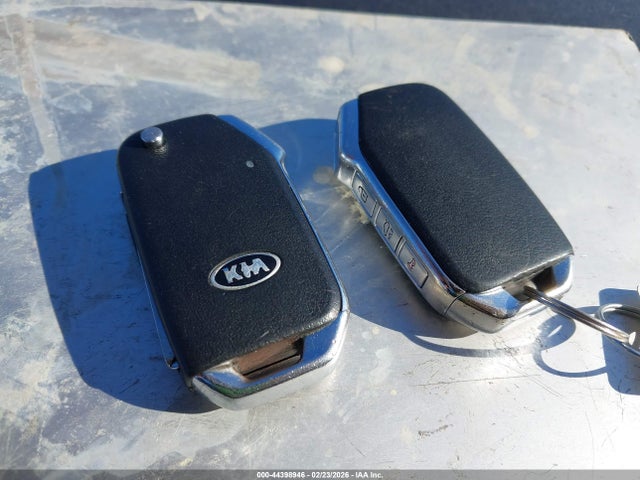 3KPF24AD9KE083998 KIA Forte Lxs