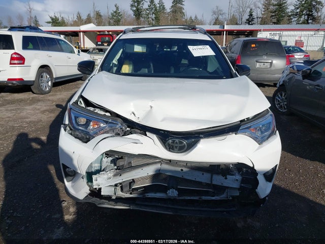 Toyota RAV4 SE 2018 JTMJFREV3JJ227920 Image 11