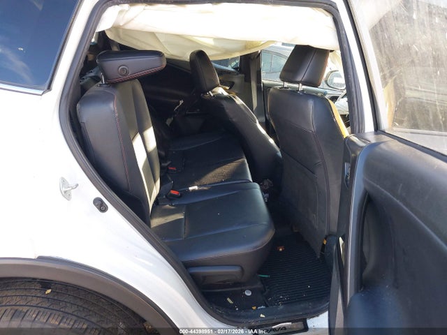 Toyota RAV4 SE 2018 JTMJFREV3JJ227920 Image 8