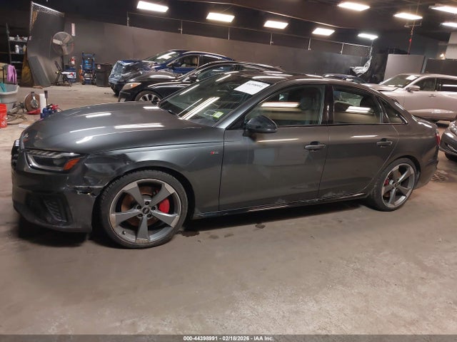Aukcja sprzedaży 2024 Audi A4 Premium Plus 45 Tfsi S Line Quattro S Tronic, vin: WAUEAAF46RN007390, numer aukcji: 44398991