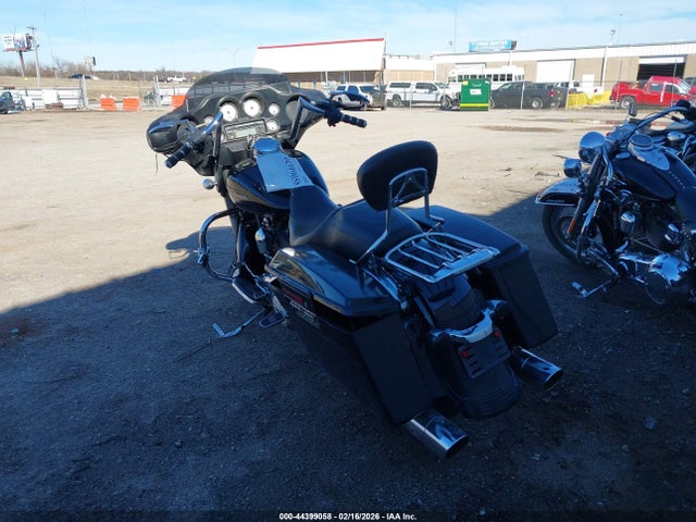 2012 HARLEY-DAVIDSON FLHX 1HD1KBM18CB628148 Photo 2