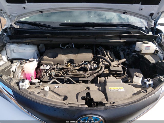 5TDKRKEC1RS182623 Toyota SIENNA LE
