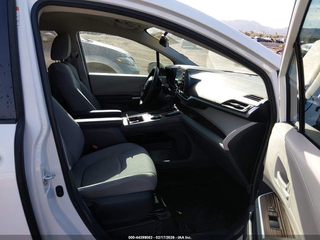 5TDKRKEC1RS182623 Toyota SIENNA LE