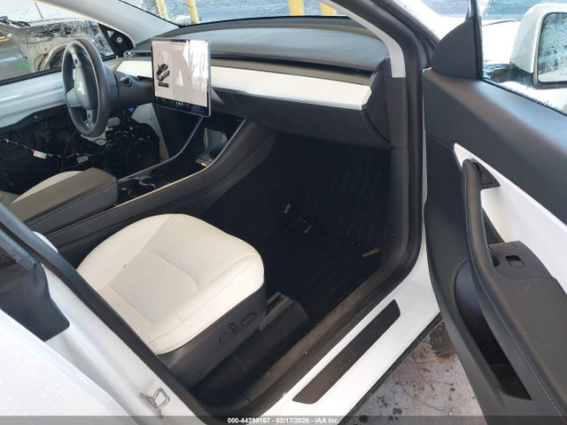 2020 TESLA MODEL Y 5YJYGDEE2LF059650 Photo 4