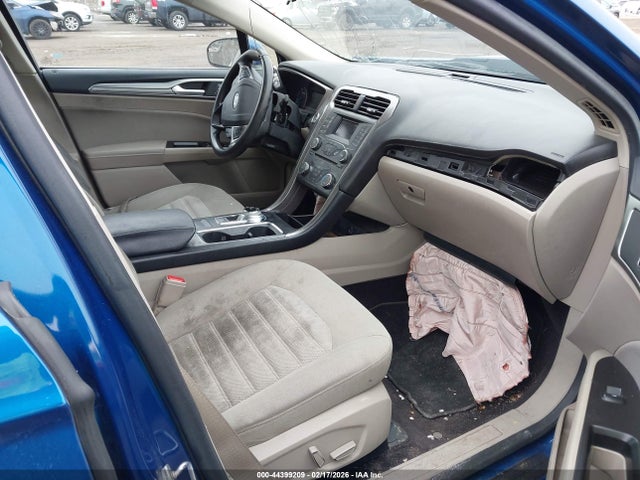 3FA6P0H75HR148105 Ford FUSION SE