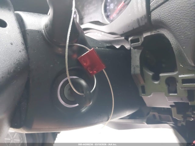 2T3K1RFV8KW038202 Toyota RAV4 LE