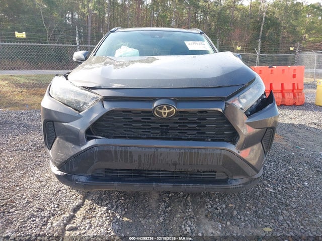 2T3K1RFV8KW038202 Toyota RAV4 LE