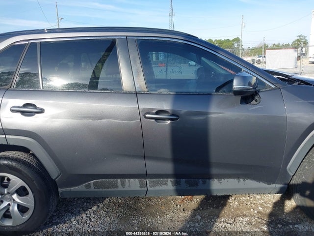 2T3K1RFV8KW038202 Toyota RAV4 LE