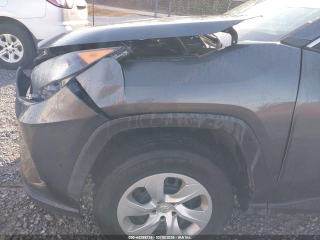 2T3K1RFV8KW038202 Toyota RAV4 LE