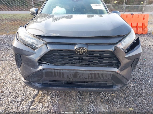 2T3K1RFV8KW038202 Toyota RAV4 LE