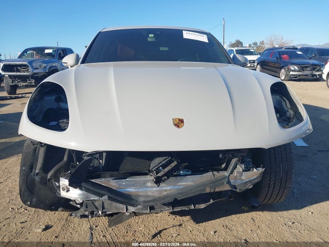 WP1AA2A5XPLB20807 Porsche Macan T