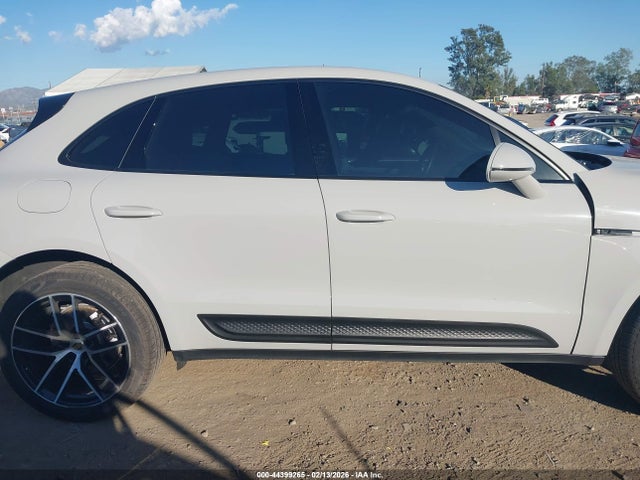 WP1AA2A5XPLB20807 Porsche Macan T