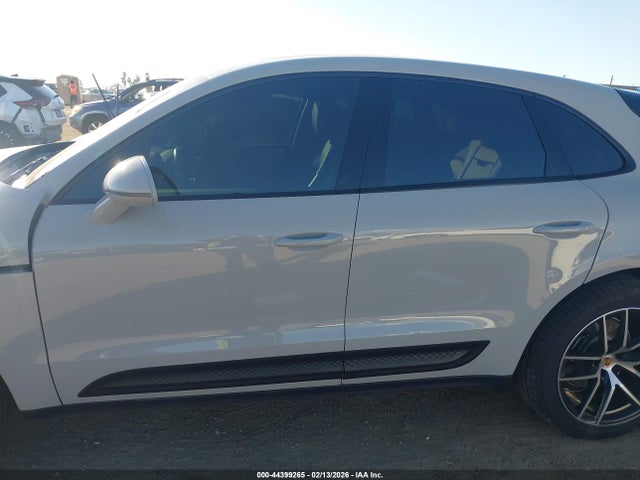 WP1AA2A5XPLB20807 Porsche Macan T