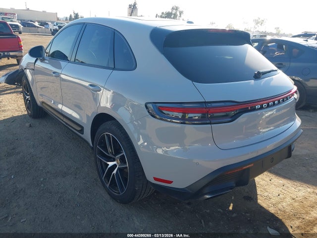 2023 PORSCHE MACAN WP1AA2A5XPLB20807 Photo 2