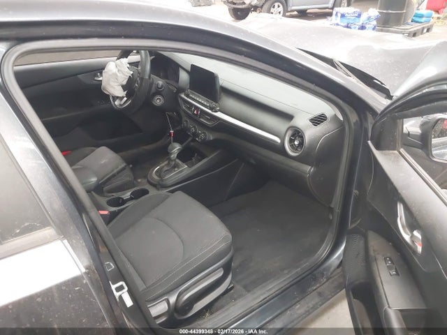 3KPF24AD5ME368619 KIA FORTE FE