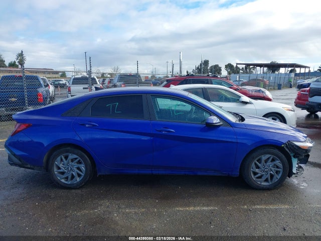 KMHLM4DG5RU747062 Hyundai ELANTRA SEL