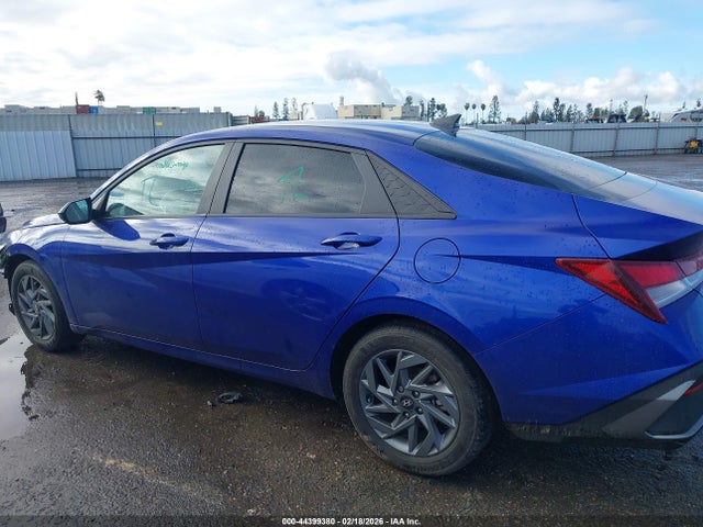 KMHLM4DG5RU747062 Hyundai ELANTRA SEL