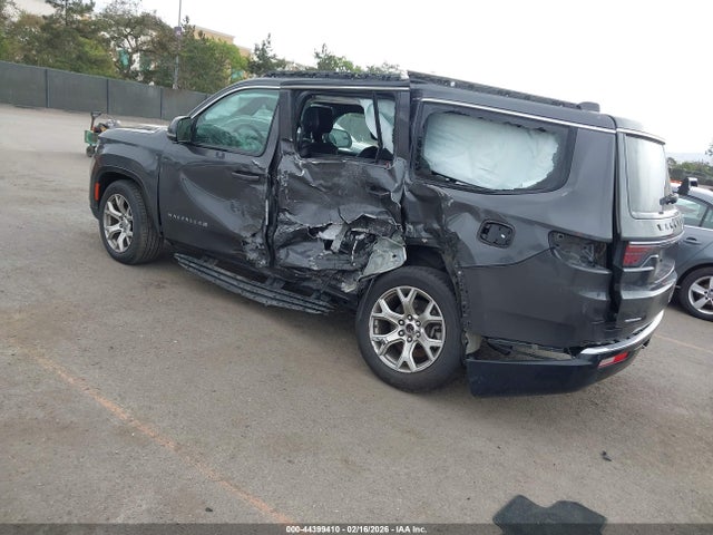 2022 JEEP WAGONEER 1C4SJVBT9NS143471 Photo 2