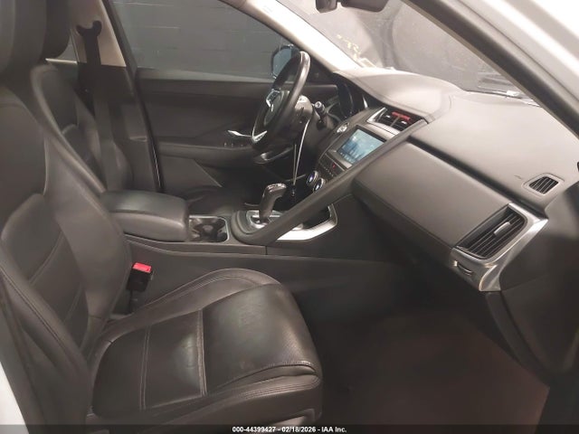2019 JAGUAR E-PACE SADFP2FX3K1Z33785 Photo 4