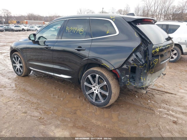 2021 VOLVO XC60 YV4102RL2M1737372 Photo 2