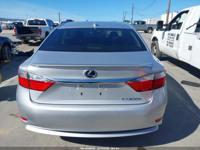 JTHBW1GG0F2088060 Lexus ES 300H