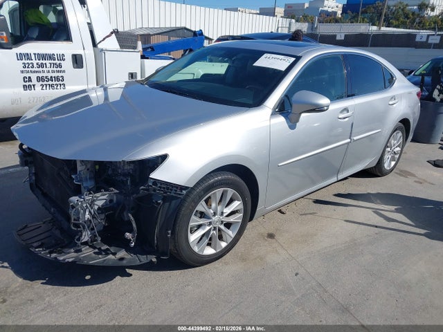 Lexus ES 300H 2015 JTHBW1GG0F2088060 Image 2