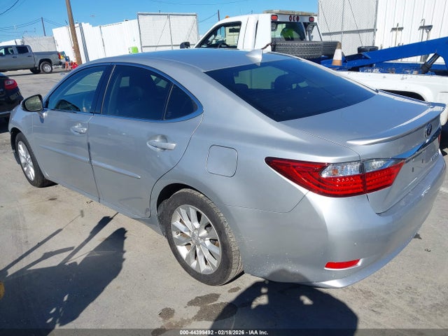 Lexus ES 300H 2015 JTHBW1GG0F2088060 Image 3