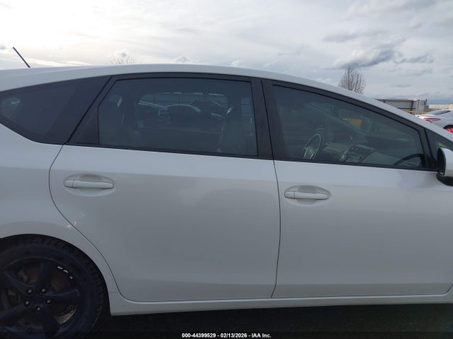 JTDZN3EU9E3336984 Toyota Prius V Five