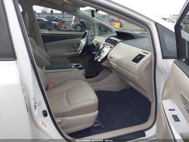 JTDZN3EU9E3336984 Toyota Prius V Five