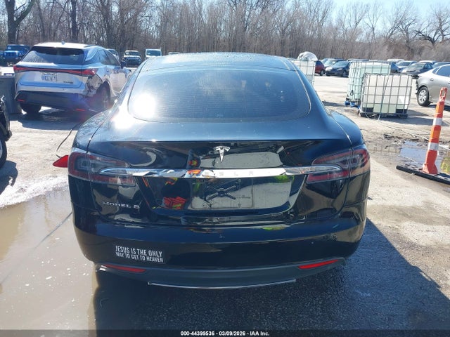 44399536 :رقم المزاد ، 5YJSA1AC8DFP11229 vin ، 2013 Tesla Model S مزاد بيع