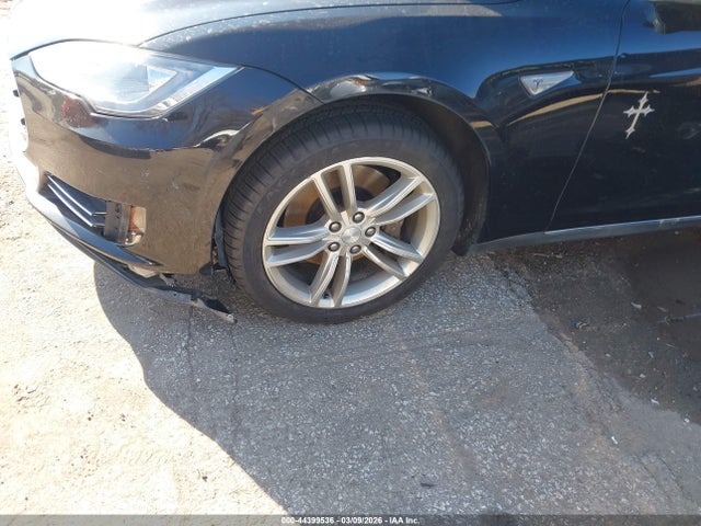 44399536 :رقم المزاد ، 5YJSA1AC8DFP11229 vin ، 2013 Tesla Model S مزاد بيع