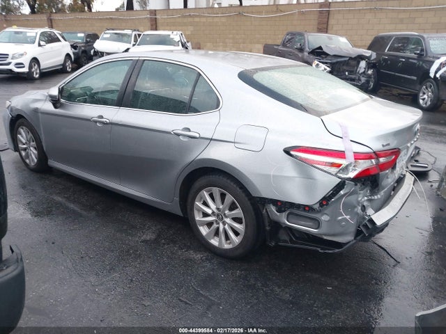 4T1B11HK5JU135918 Toyota CAMRY LE