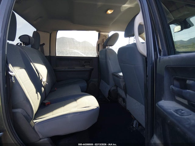 3C6UR5CL1JG289937 RAM 2500 Tradesman 4x4 6&#039;4 Box