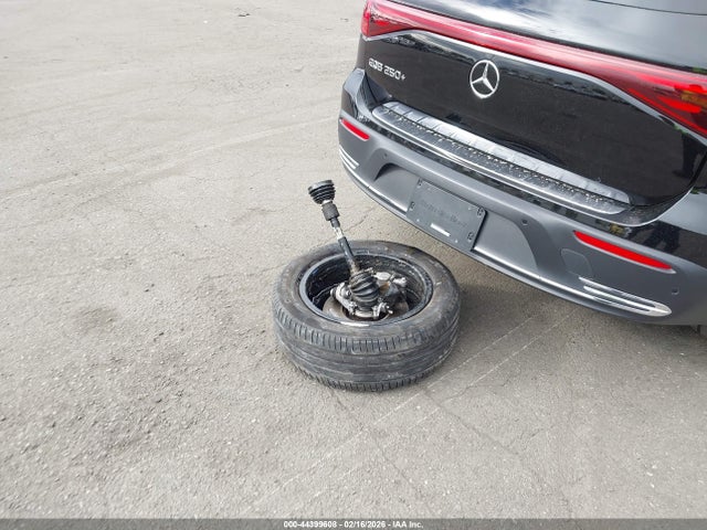 W1N9M0CBXRN095264 Mercedes-Benz Eqb 250 Suv