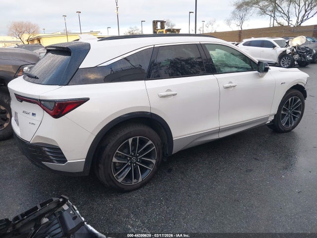 2024 ACURA ZDX 4W5KHNRL4RZ518443 Photo 3