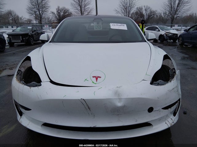44399654 :رقم المزاد ، 5YJ3E1EB3NF273229 vin ، 2022 Tesla Model 3 Long Range Dual Motor All-wheel Drive مزاد بيع