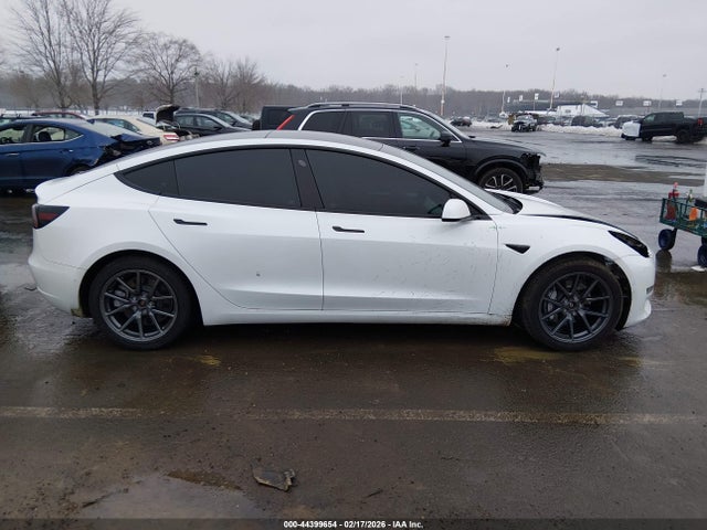 44399654 :رقم المزاد ، 5YJ3E1EB3NF273229 vin ، 2022 Tesla Model 3 Long Range Dual Motor All-wheel Drive مزاد بيع