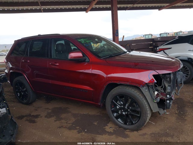 1C4RJEAG3JC437925 Jeep Grand Cherokee Altitude 4x2