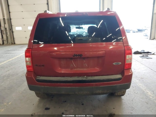 1C4NJRBB8FD207274 Jeep Patriot Altitude Edition