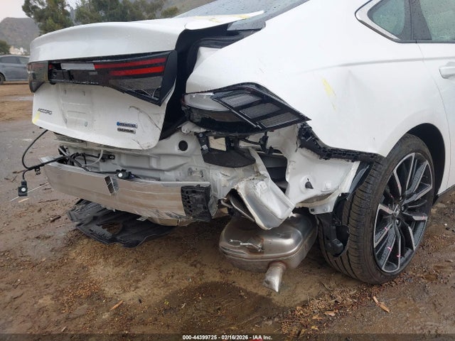 1HGCY2F89SA067354 Honda Accord Hybrid Touring