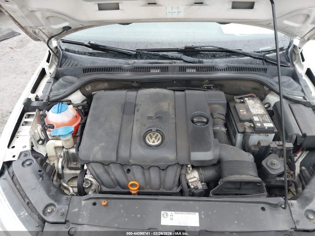 44399741 :رقم المزاد ، 3VWDX7AJ3BM377349 vin ، 2011 Volkswagen Jetta 2.5l Se مزاد بيع