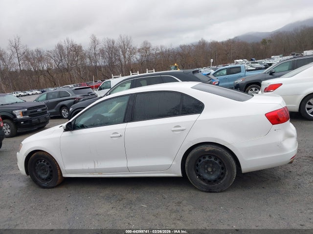 44399741 :رقم المزاد ، 3VWDX7AJ3BM377349 vin ، 2011 Volkswagen Jetta 2.5l Se مزاد بيع