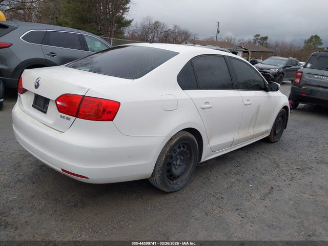 44399741 :رقم المزاد ، 3VWDX7AJ3BM377349 vin ، 2011 Volkswagen Jetta 2.5l Se مزاد بيع