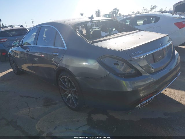 2019 MERCEDES-BENZ S 560 WDDUG8DB0KA484505 Photo 2