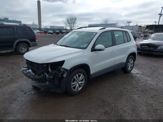2016 Volkswagen Tiguan S მანქანა იყიდება აუქციონზე, vin: WVGBV7AX0GW604164, აუქციონის ნომერი: 44399784